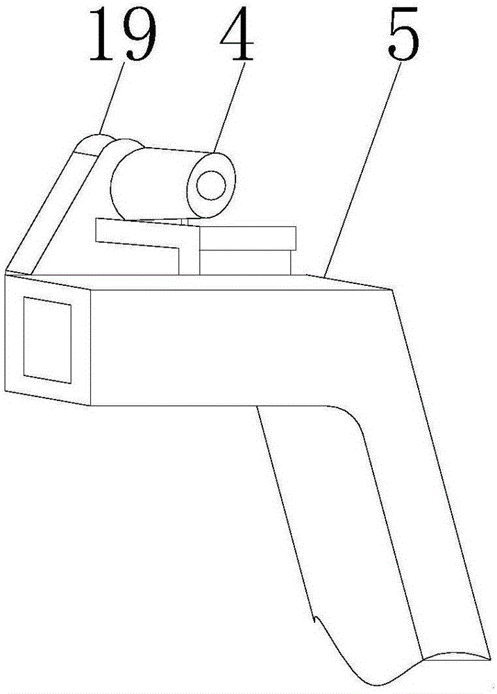 Iron chip recycling device for machine tool