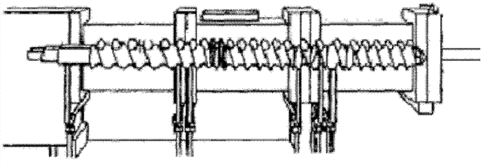 Twin screw extrusion device and extrusion type expansion machine