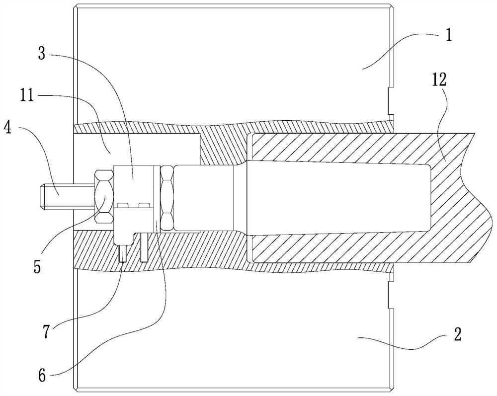 Short clamping semi-closed adjustable upsetting die