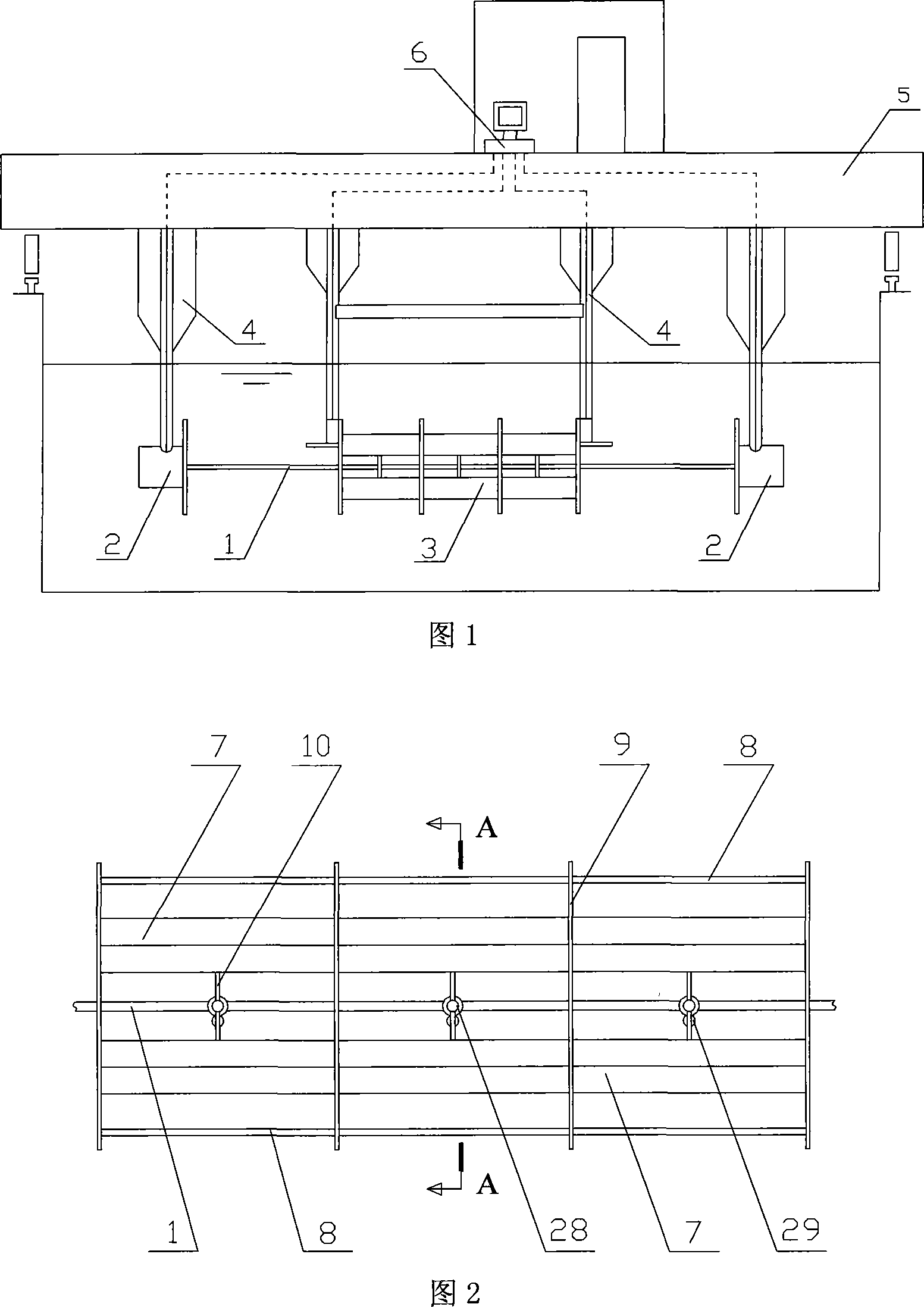 Vortex vibration testing device for flexible pipe mould vertical in towing pool