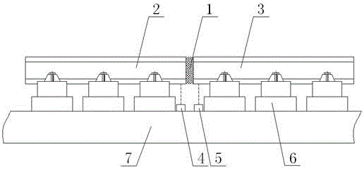 Track-seam longitudinal dislocation detection device and method thereof