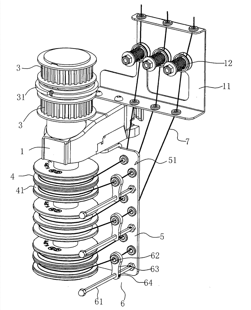 Yarn conveying device of knitting loom