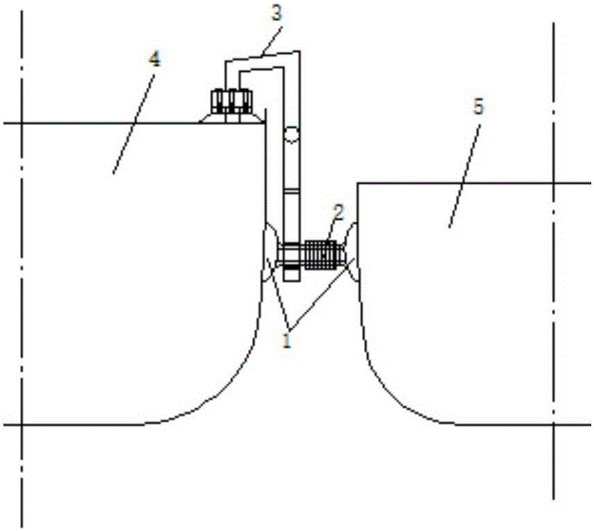 Mechanical adsorbing device for improving ship abreast supply stability