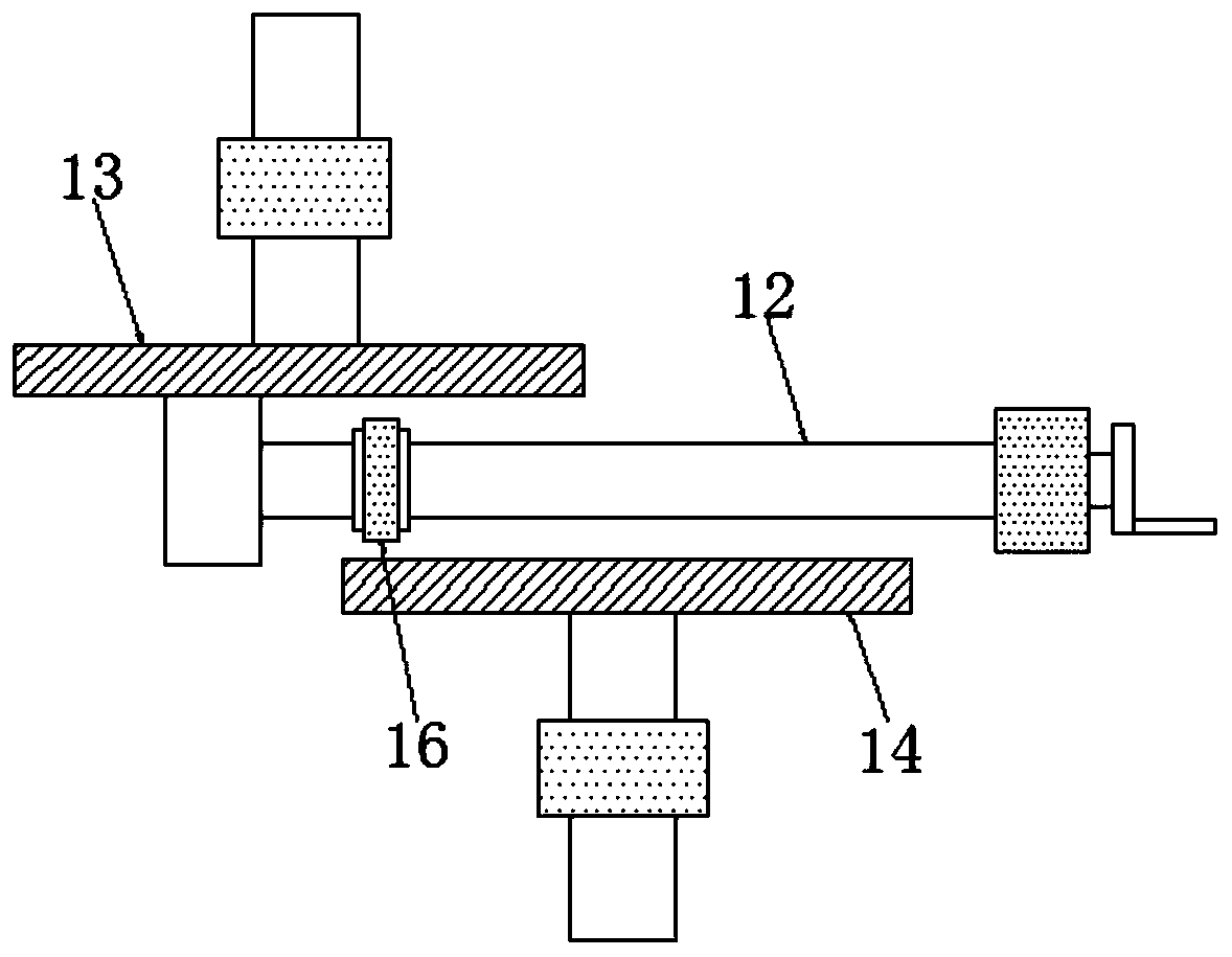 Device for changing rotating speed based on gravity variations to prevent feeding machine from being blocked