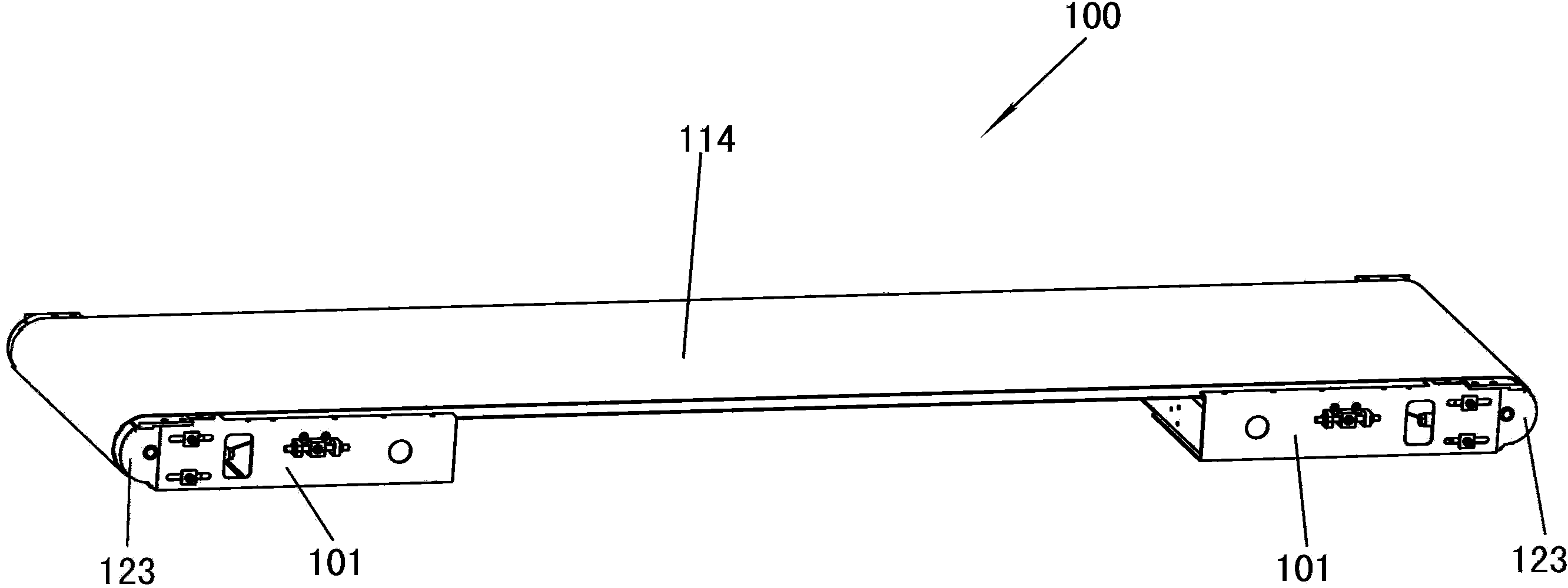 Belt conveyer and roller supporting assembly for same