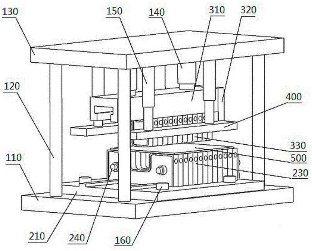 Hot forming punching device of automobile energy absorbing structure and punching method