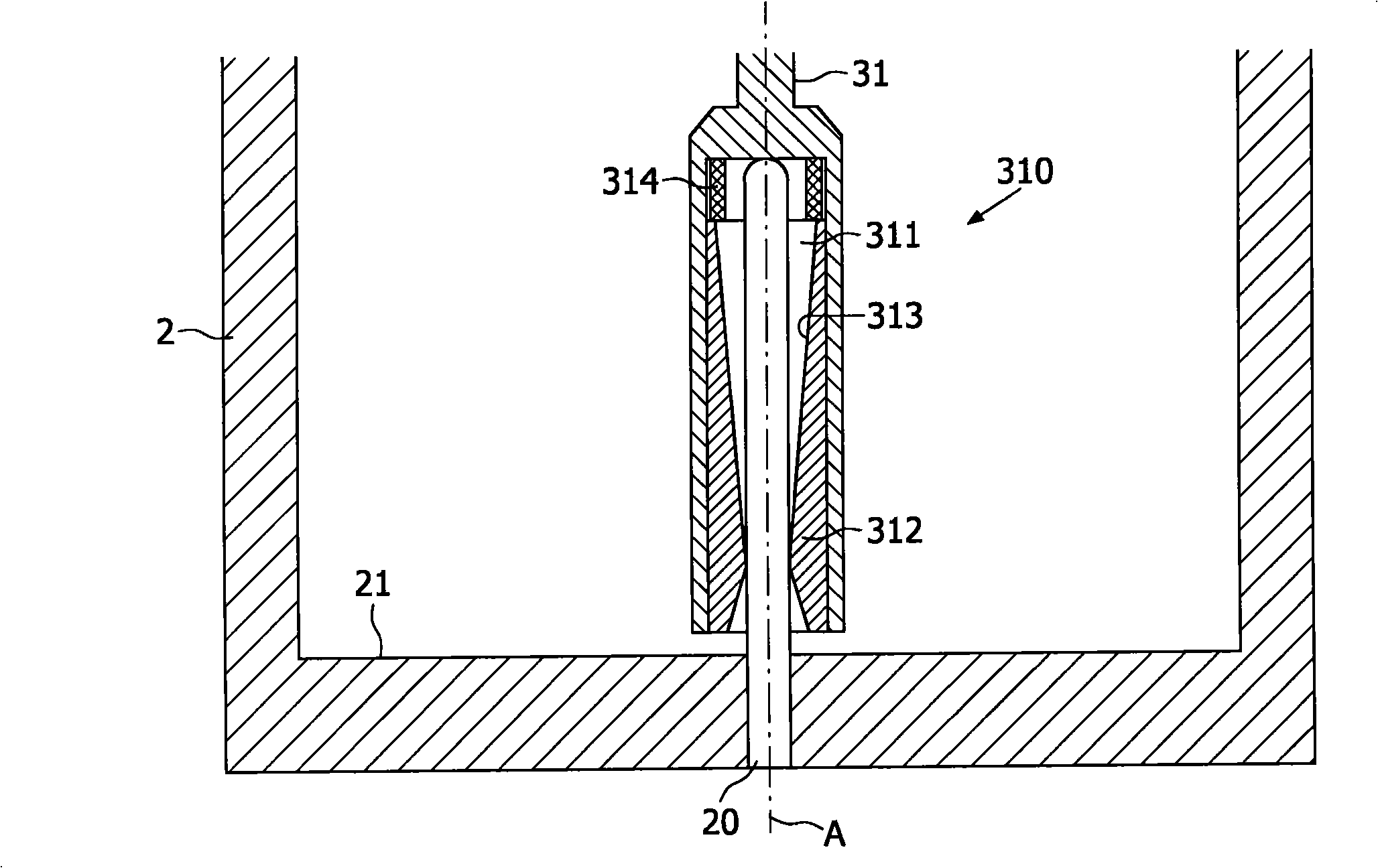 Device for chopping food, in particular pieces of ice