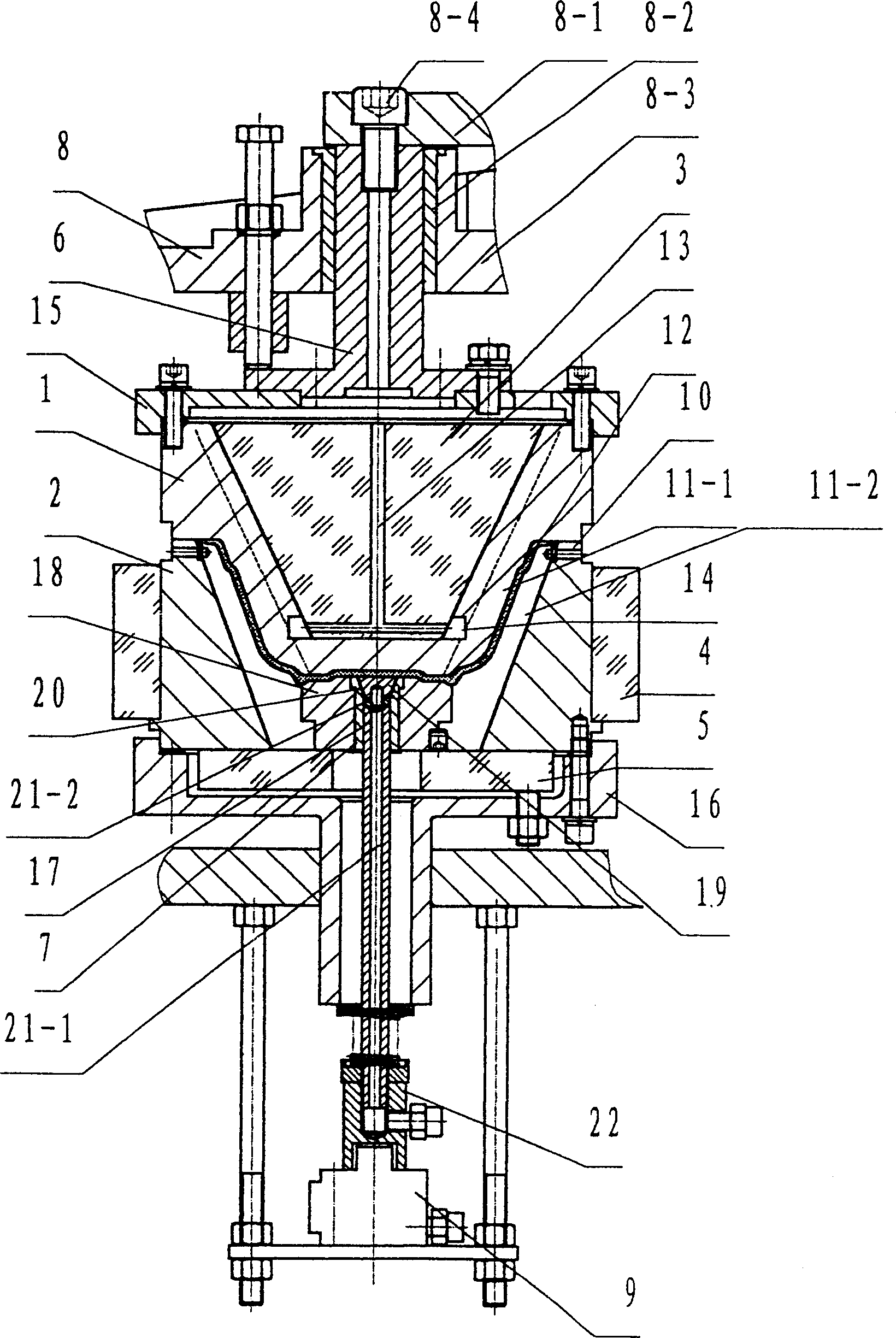 Process and mould for forming food or beverage container with plant fibres