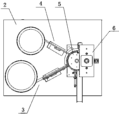 Automatic assembling machine for screws and gaskets