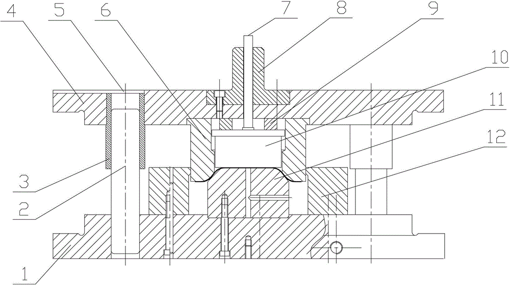 Blanking and stretching composite die capable of automatically pushing workpieces