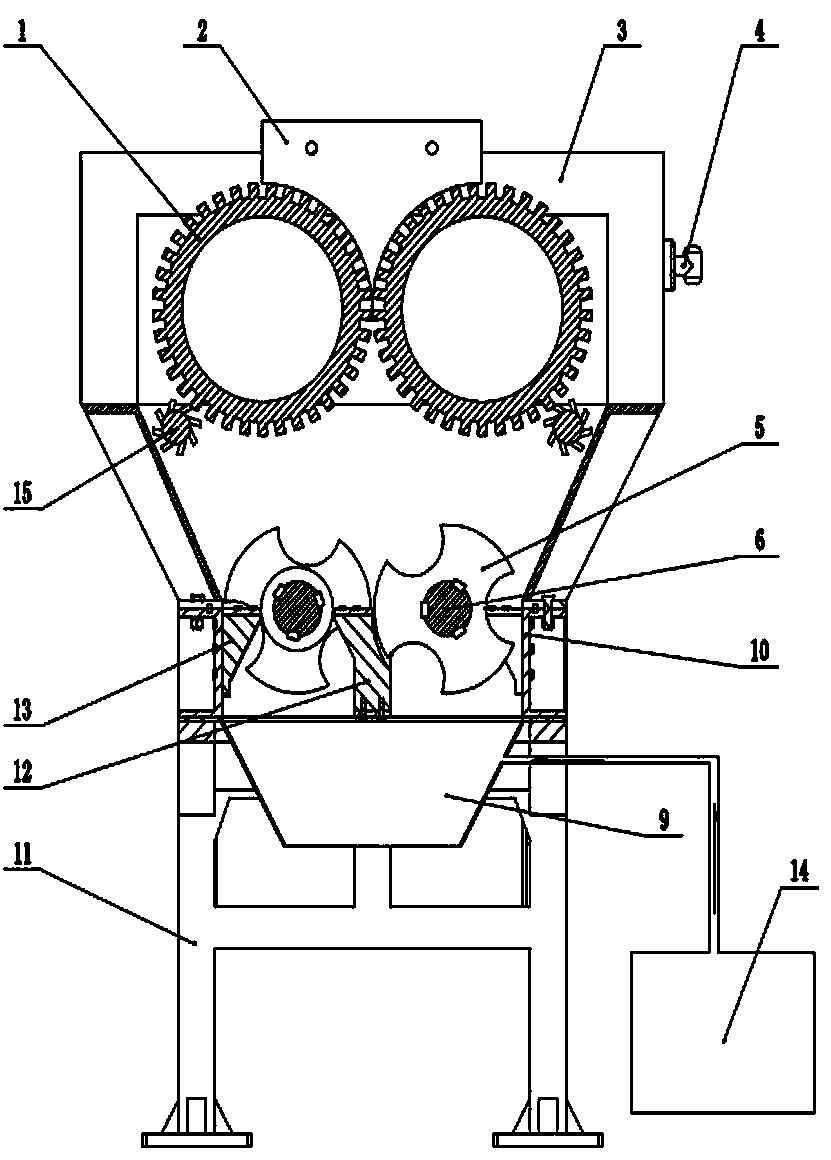 Rubber crusher and rubber crushing method