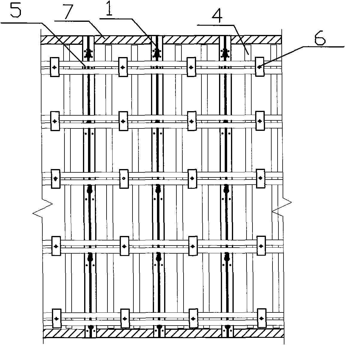 Simple steel frame plywood formwork and assembling method thereof