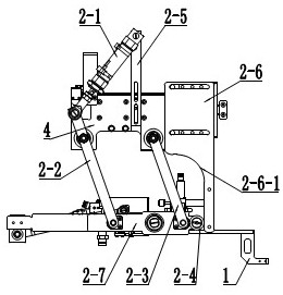 Automatic glass bottle grabbing and conveying device