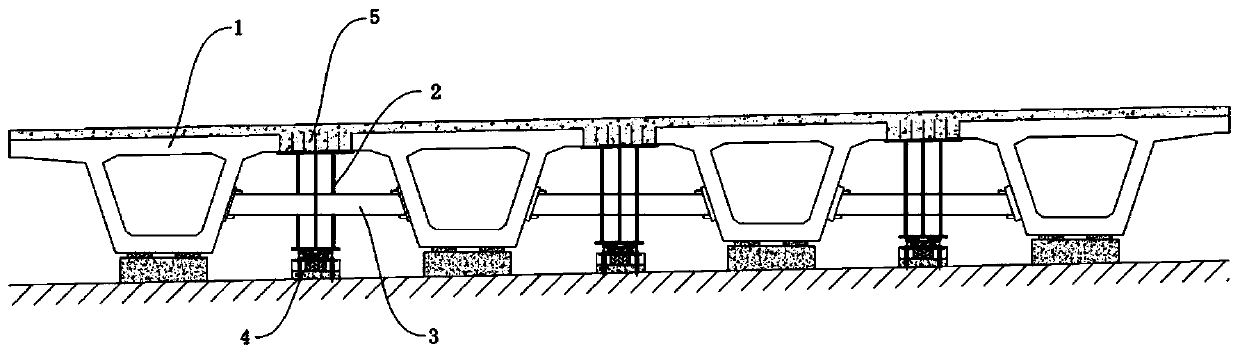 Bridge reinforcing device based on load transfer