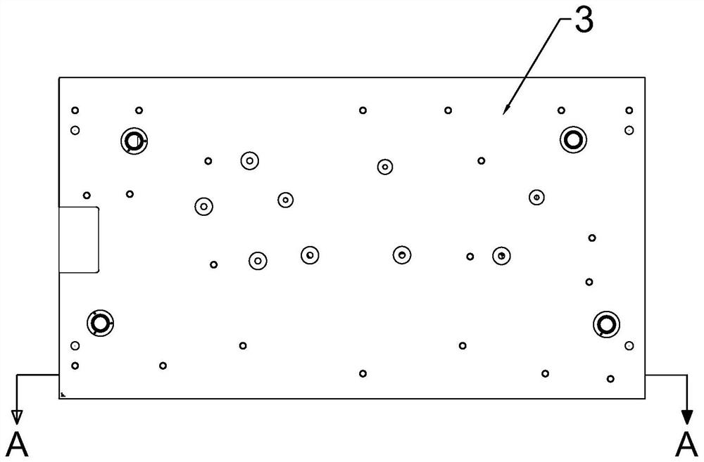 Penetrating and inserting protection mechanism for mold