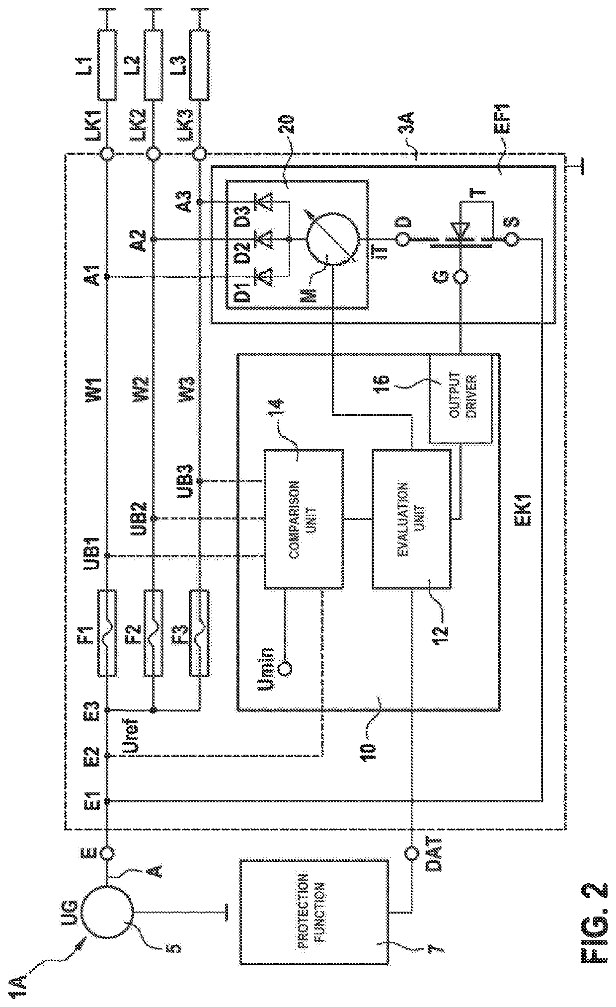 Current distributor and protection system for a vehicle