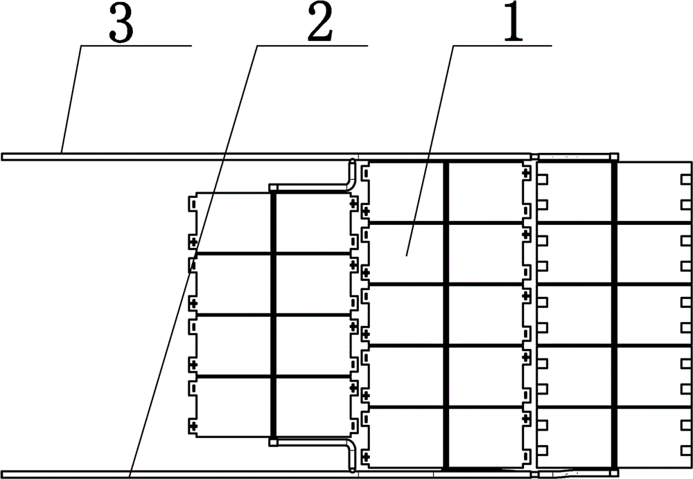 Distributed type bilateral liquid-cooling system and flow control method for power battery system