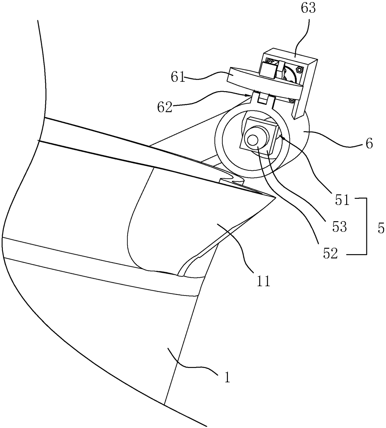 Device for clearing molten aluminum at liquid injecting opening of casting material cylinder