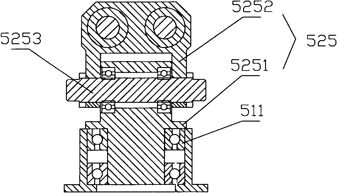 Cookware moving device and cooking equipment applying same