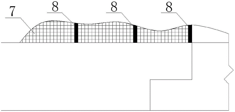 Construction method of backfilling the original lining cavity at the top of the middle partition wall when the single-cavity tunnel is changed to multiple arches