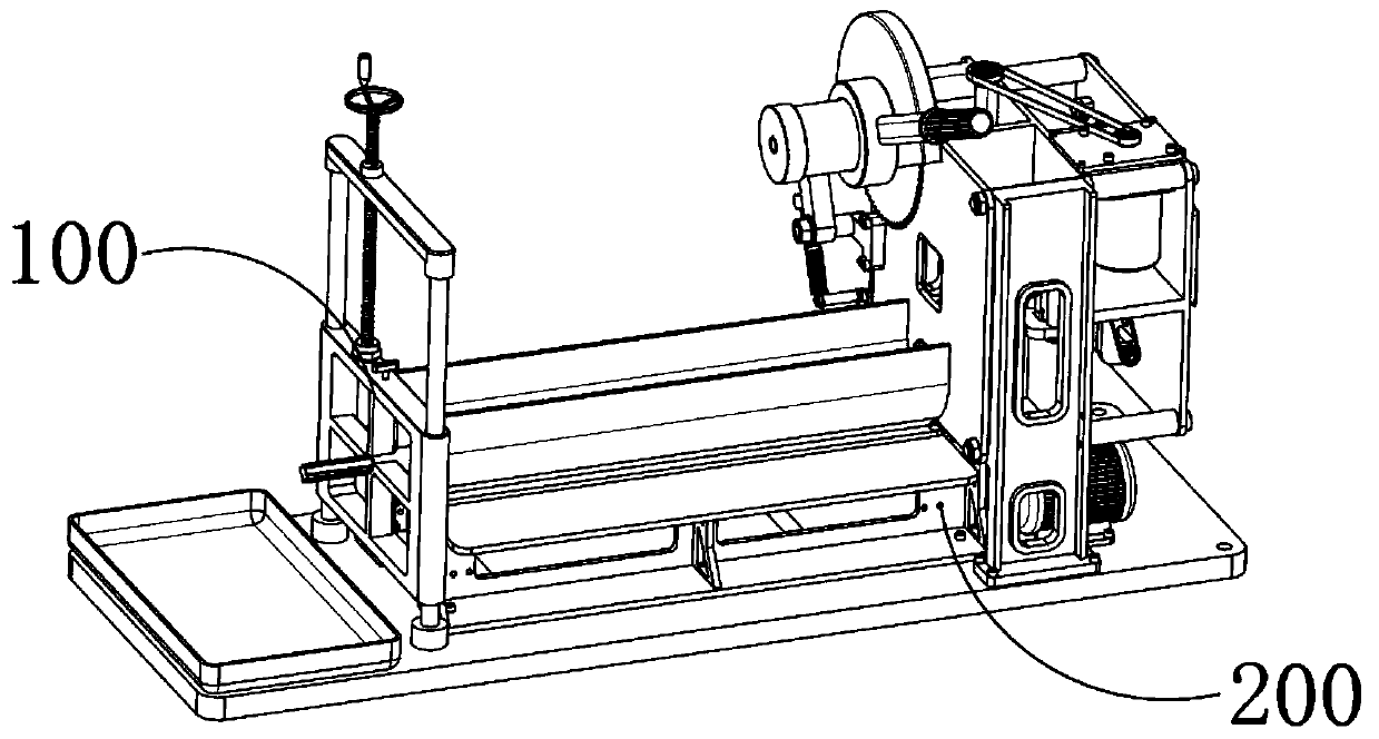 Reciprocating type crusher for recycling treatment of construction waste