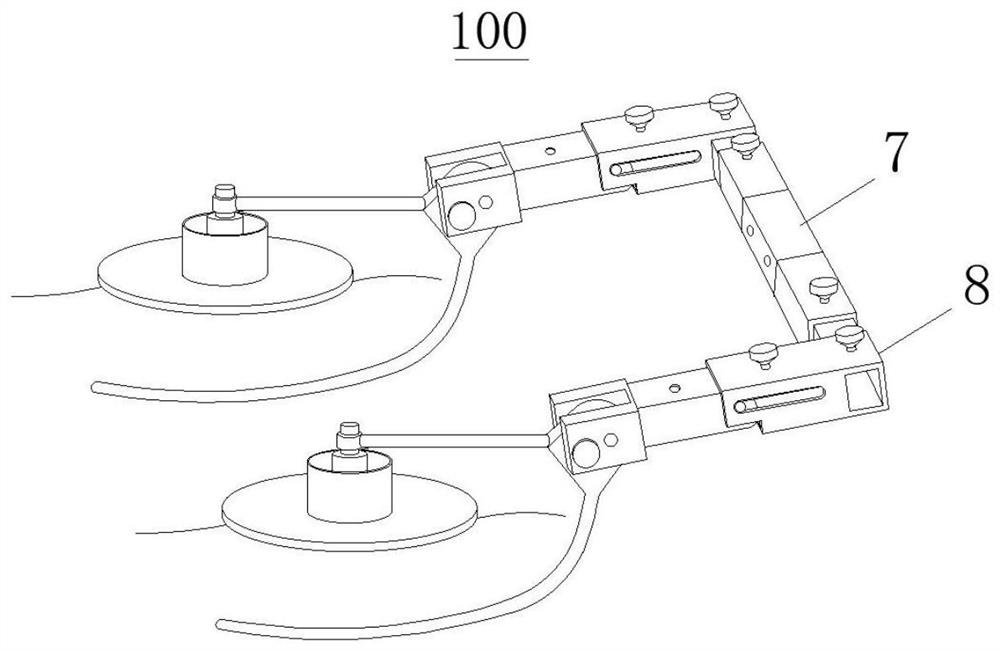 Combined expansion type ground-attaching grass mowing module