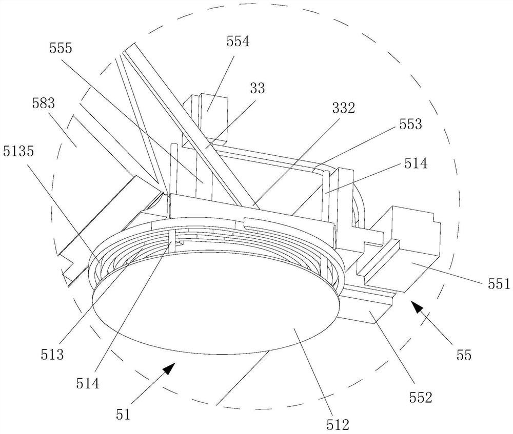 A material distribution and positioning system for the annular end plate of a cement pipeline