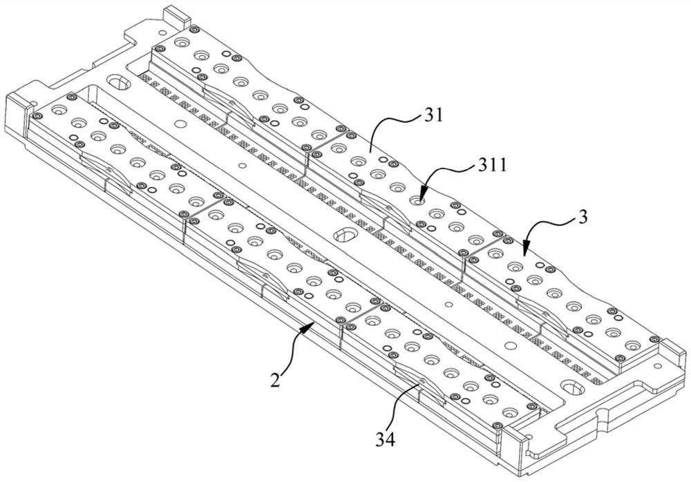 Clamp assembly for testing surface-emitting laser diode and test equipment with same