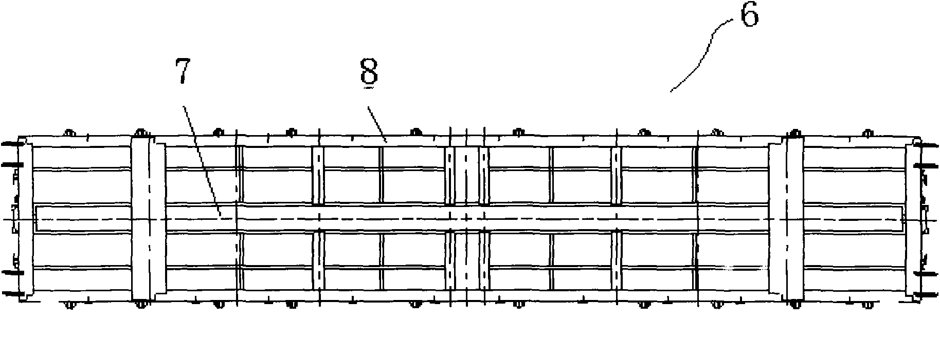 Mixed steel and wood floor for railway flatcars