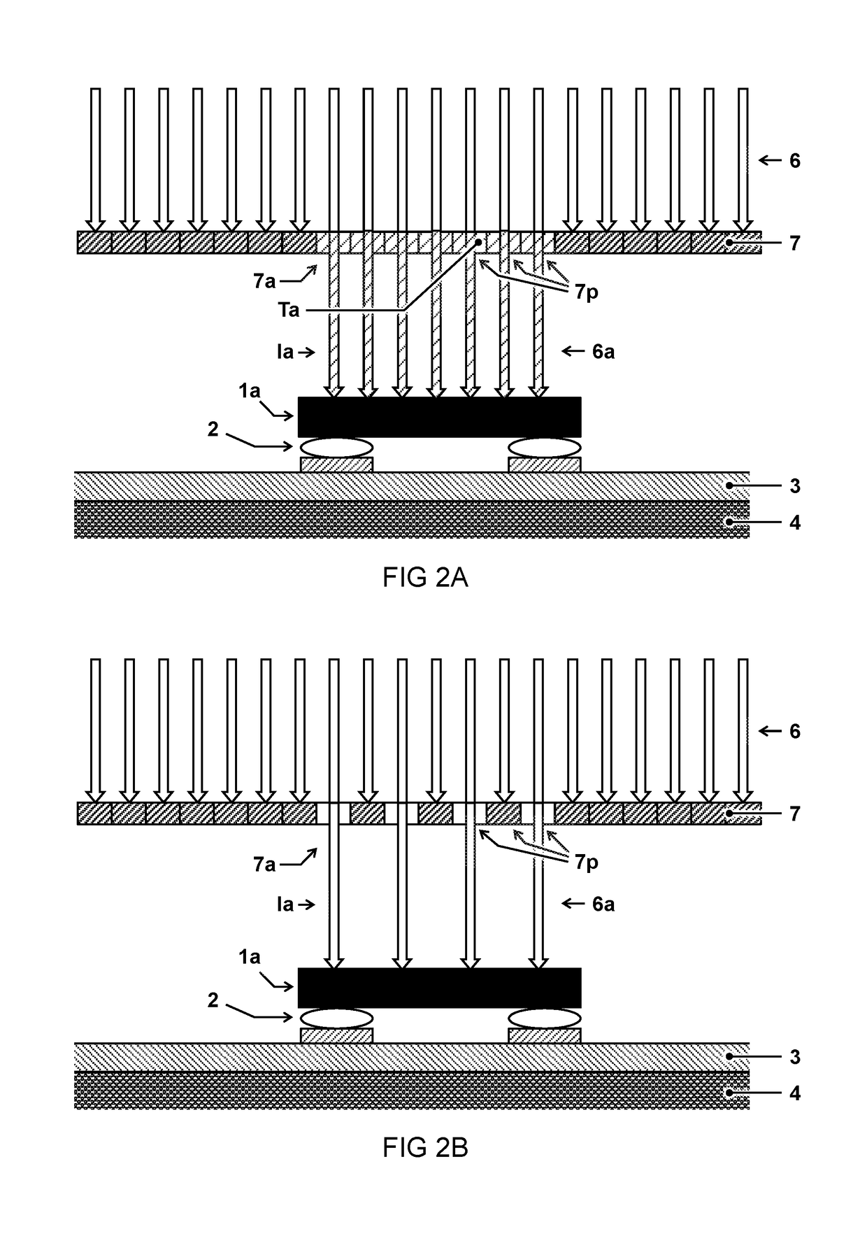 Apparatus and method for soldering a plurality of chips using a flash lamp and a mask