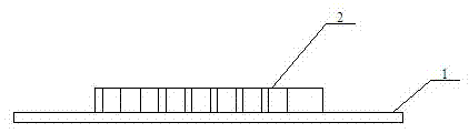 Microfluidic chip with symmetrical semi-cylindrical grooves on side wall