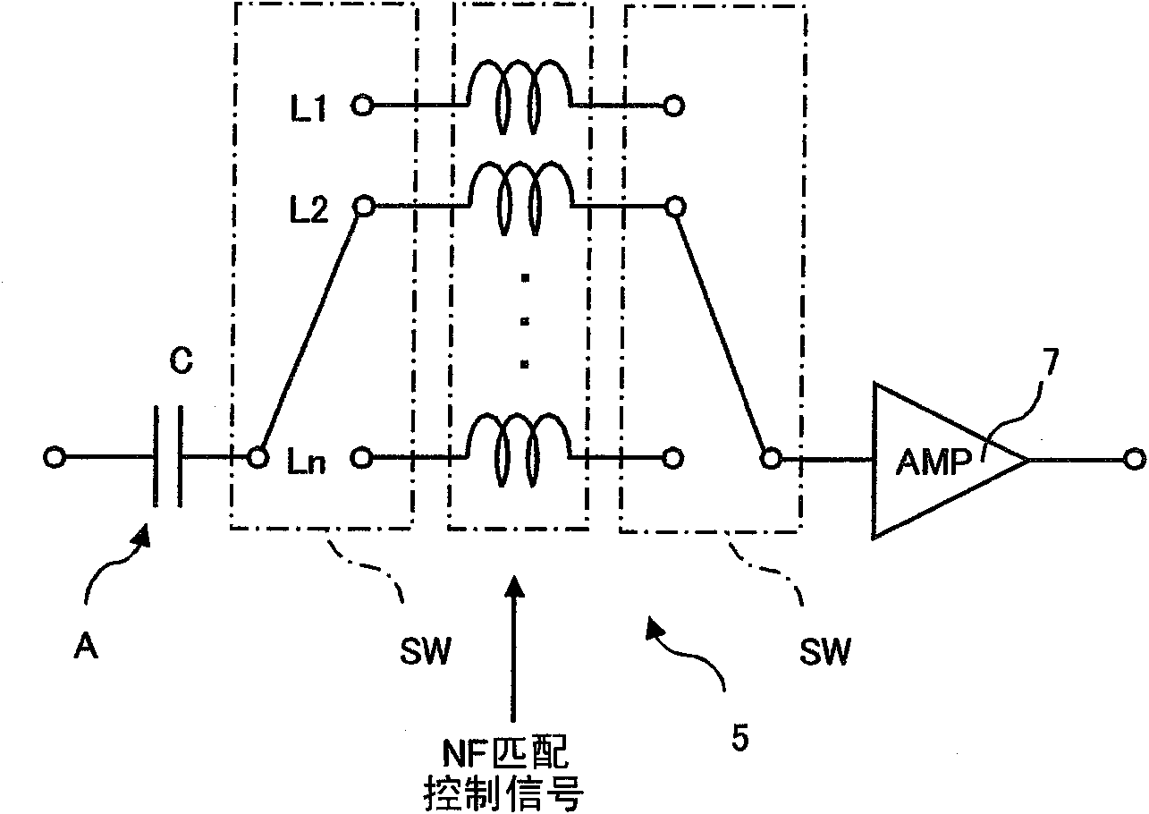 Antenna amplifier device and antenna device provided in mobile object