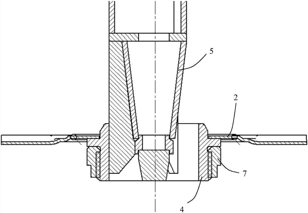 Combined creel of dyeing bobbin yarn and warp beam yarn, zipper, cloth tape and rope belt