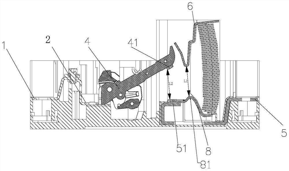 Circuit breaker with high arc extinguishing performance