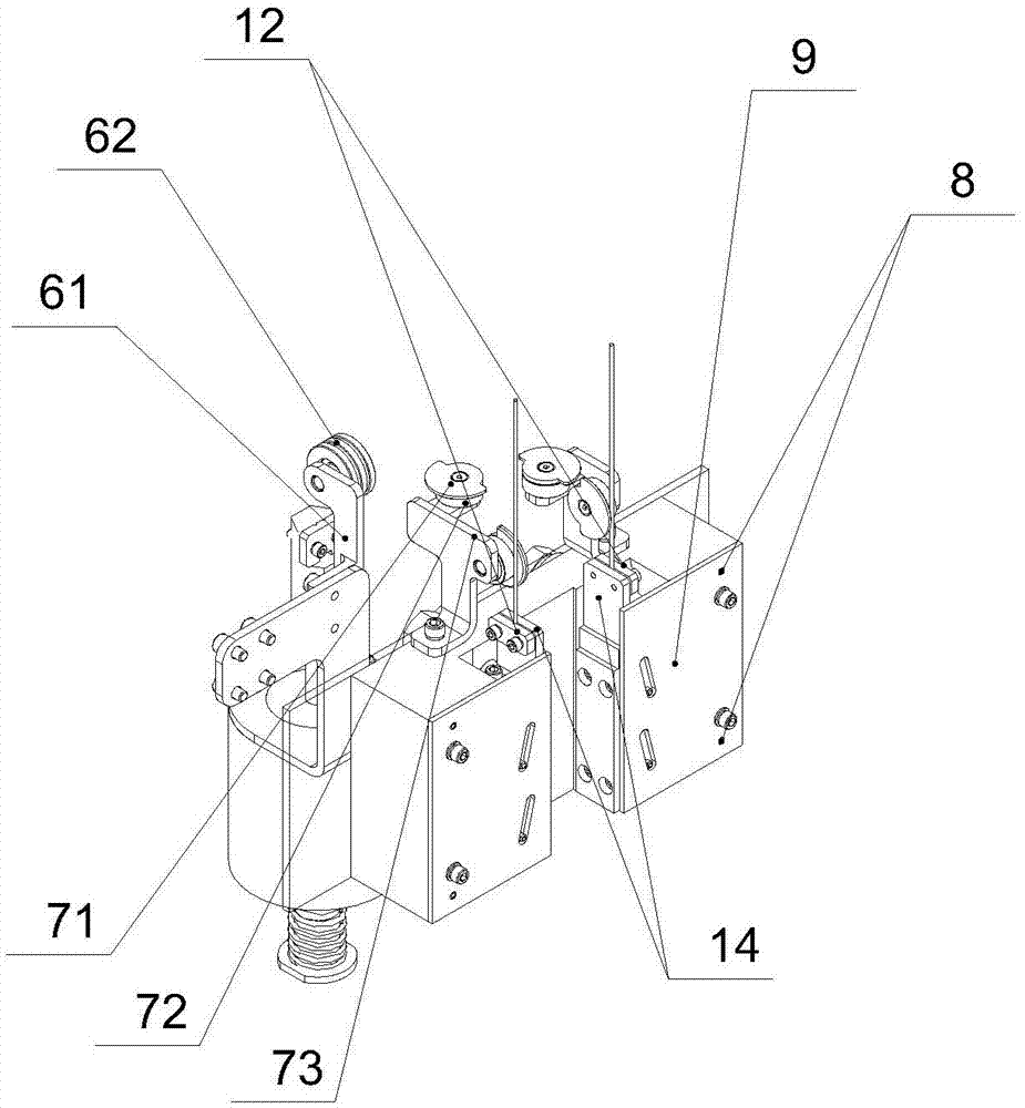 Retaining device for effectively preventing lifting platform from falling