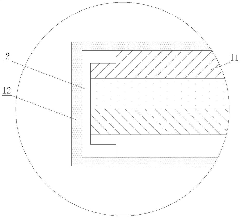 Solid wood floor capable of preventing corners from tilting and production process thereof