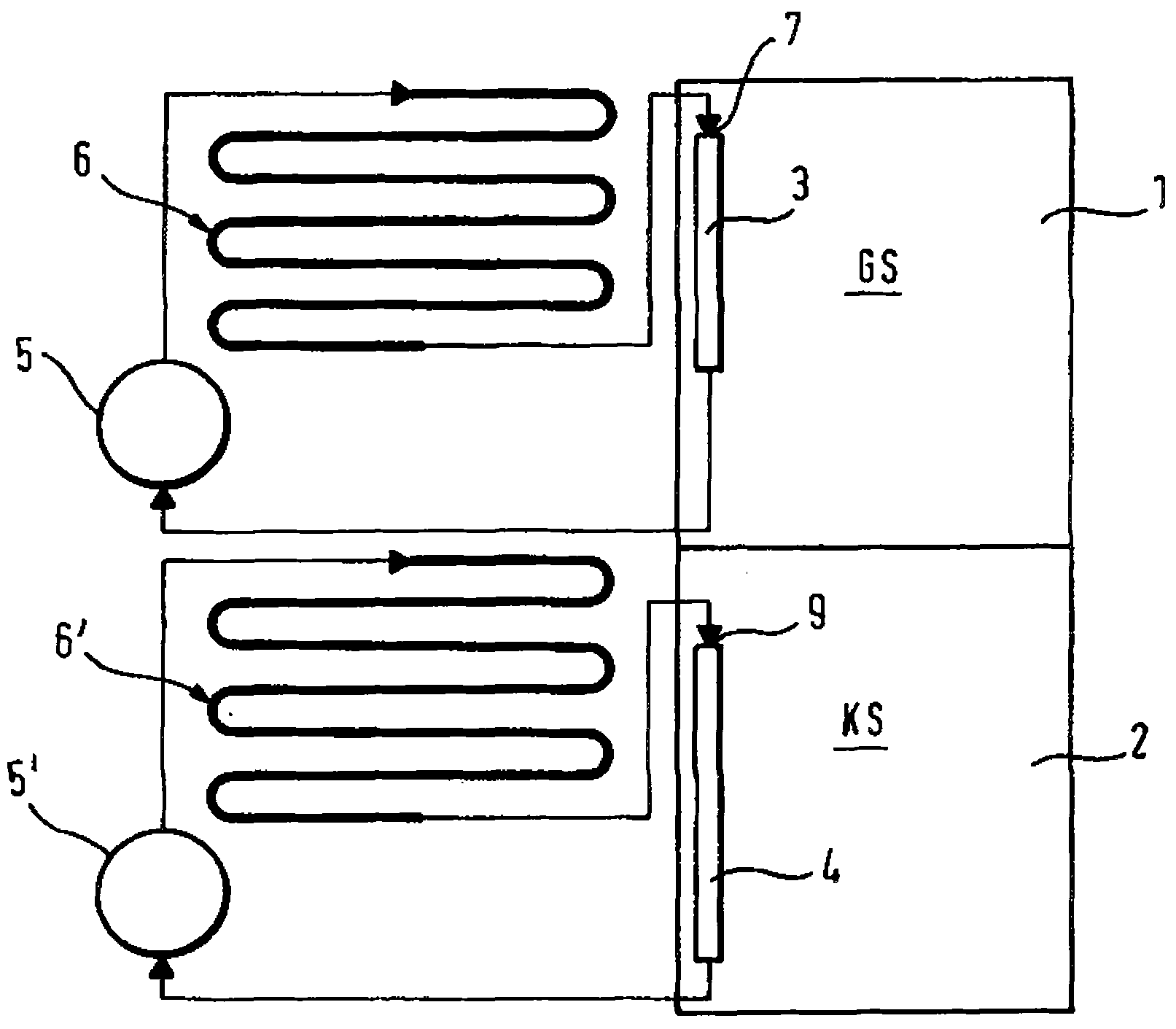 Cooling appliance storing coolant in the condenser, and corresponding method