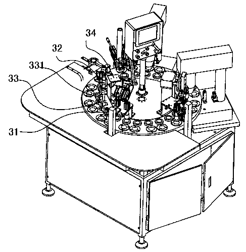 Bottle cap assembling device and bottle cap assembling method