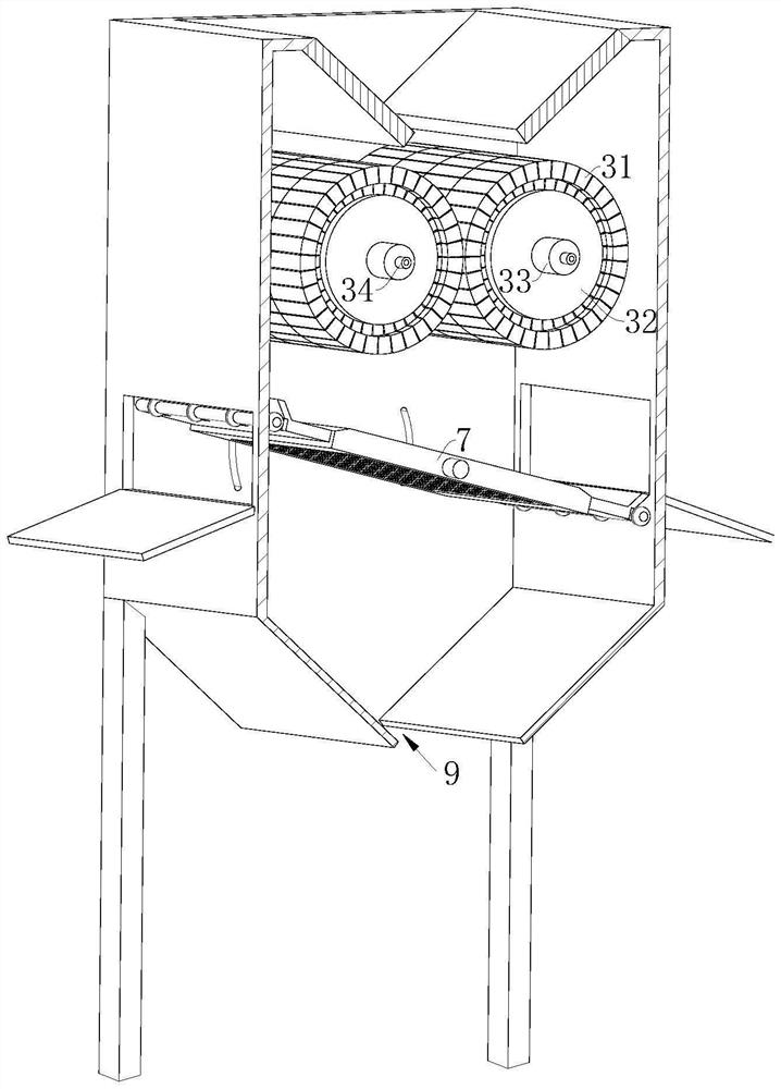 Adjusting and screening type underground coal gangue separating device