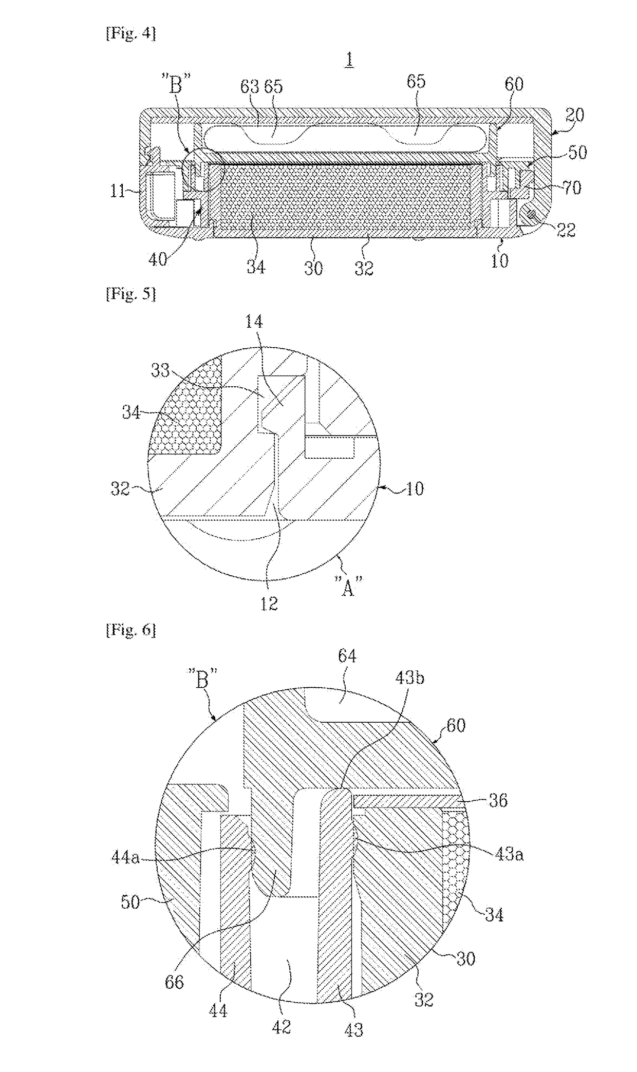 Compact case having airtight structure refillable with capsule cosmetic