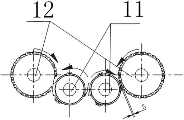 High-efficiency and low-breakage corn ear peeling device