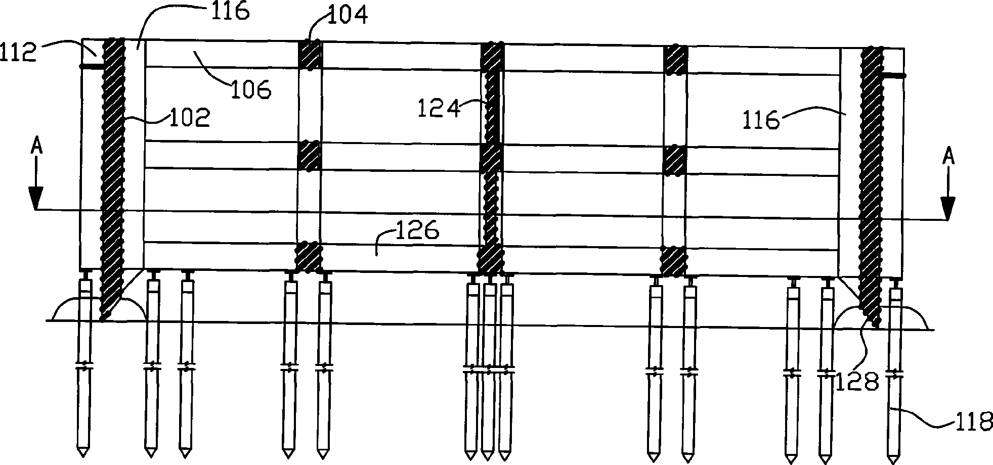 Caisson structure and method for smoothly and accurately sinking caisson structure into earth surface