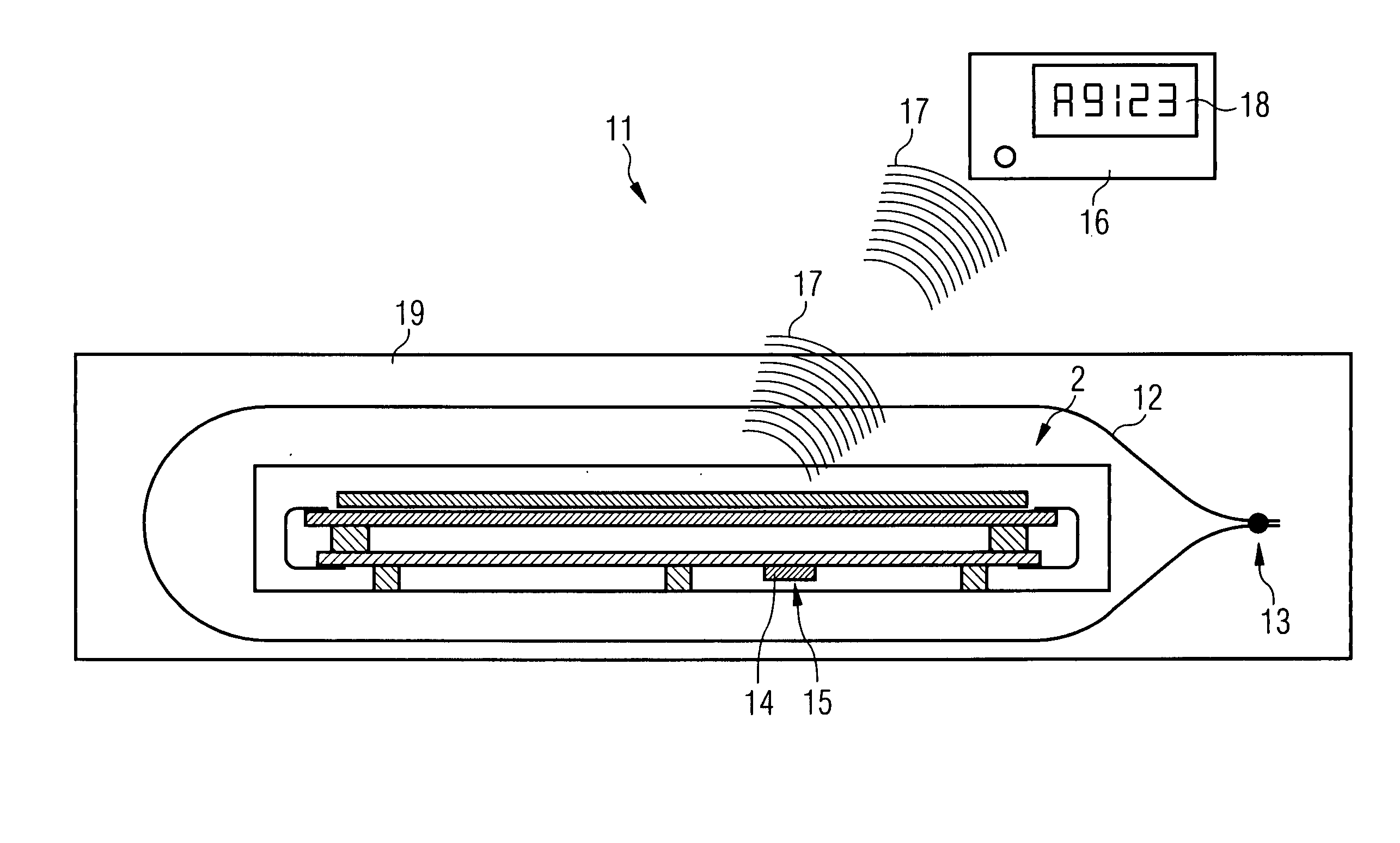 Device and method for identifying a component surrounded by an outer package