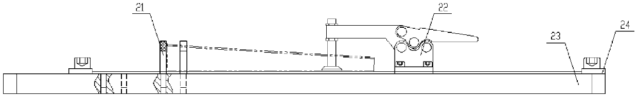 Flexible clamping tool applicable to metal plate supports