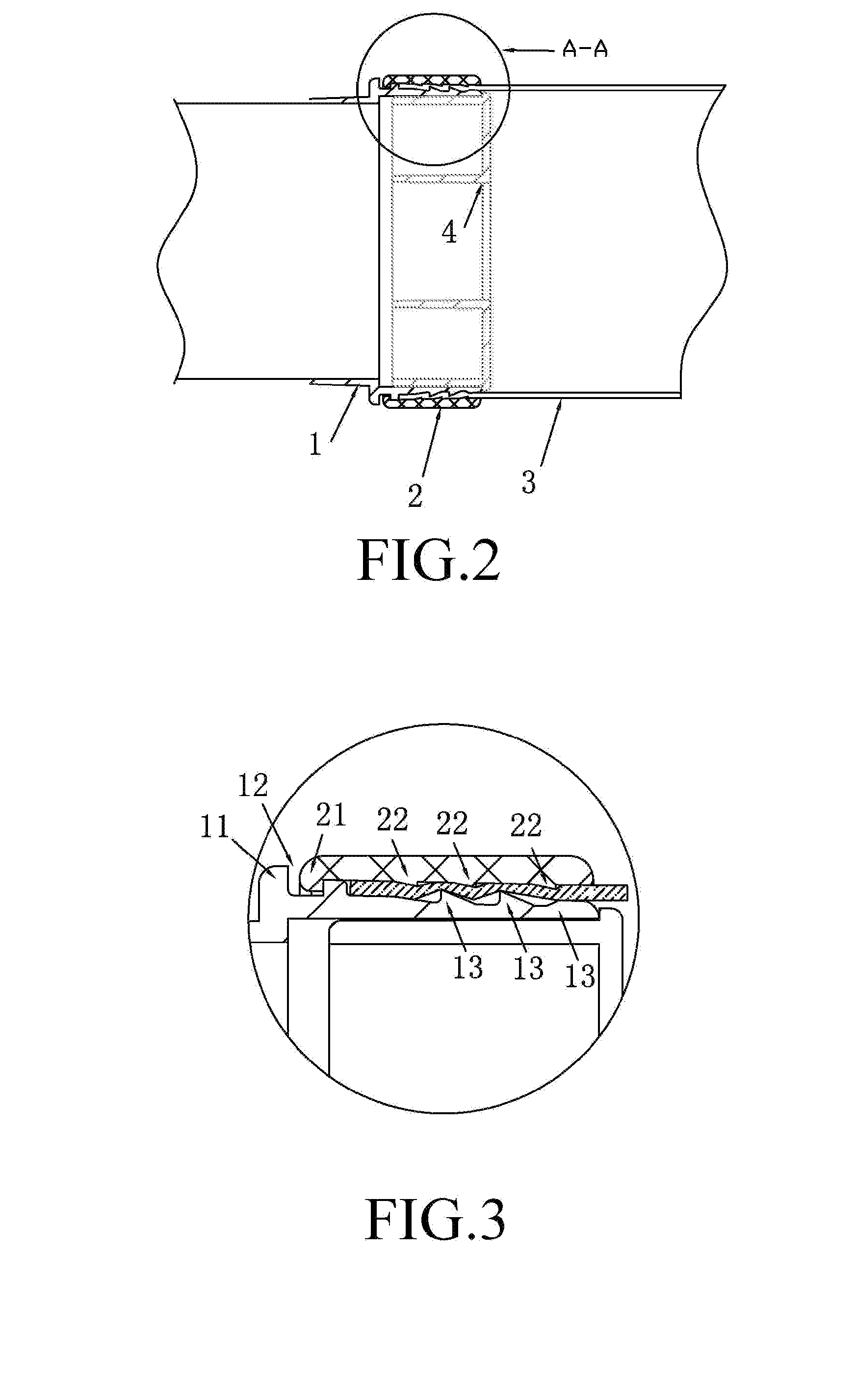 Soft pipe connecting device