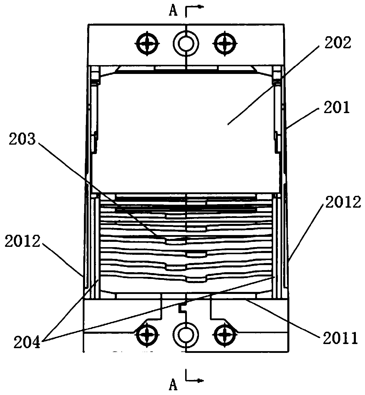 Low voltage circuit breaker and its arc extinguishing chamber