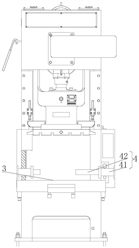 A high-performance press with an open fixed table