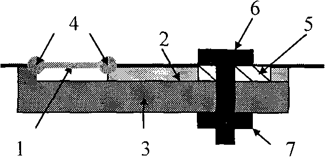 Method for making high-sensitivity optical fiber grating temperature sensor working in high and low temperature