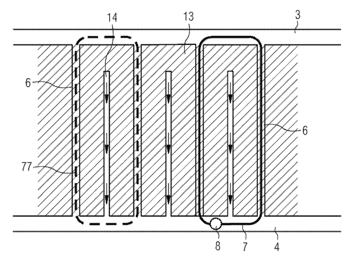 Arrangement and method for introducing heat into a geological formation by means of electromagnetic induction