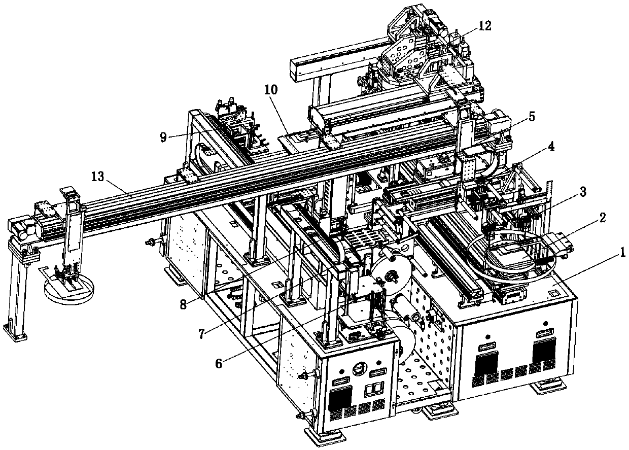 Automatic soft-to-soft flexible attaching machine and attaching process thereof